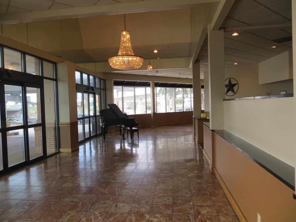University Inn Austin North Экстерьер фото
